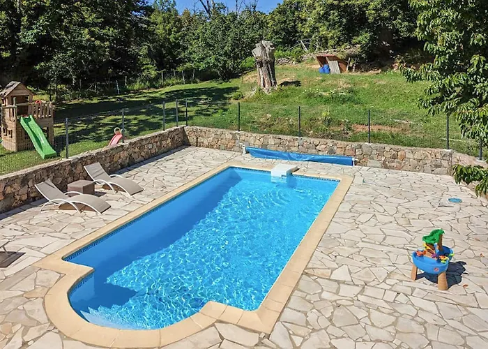 Grande Piscine Holiday home *