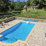 Grande Piscine 度假居 *